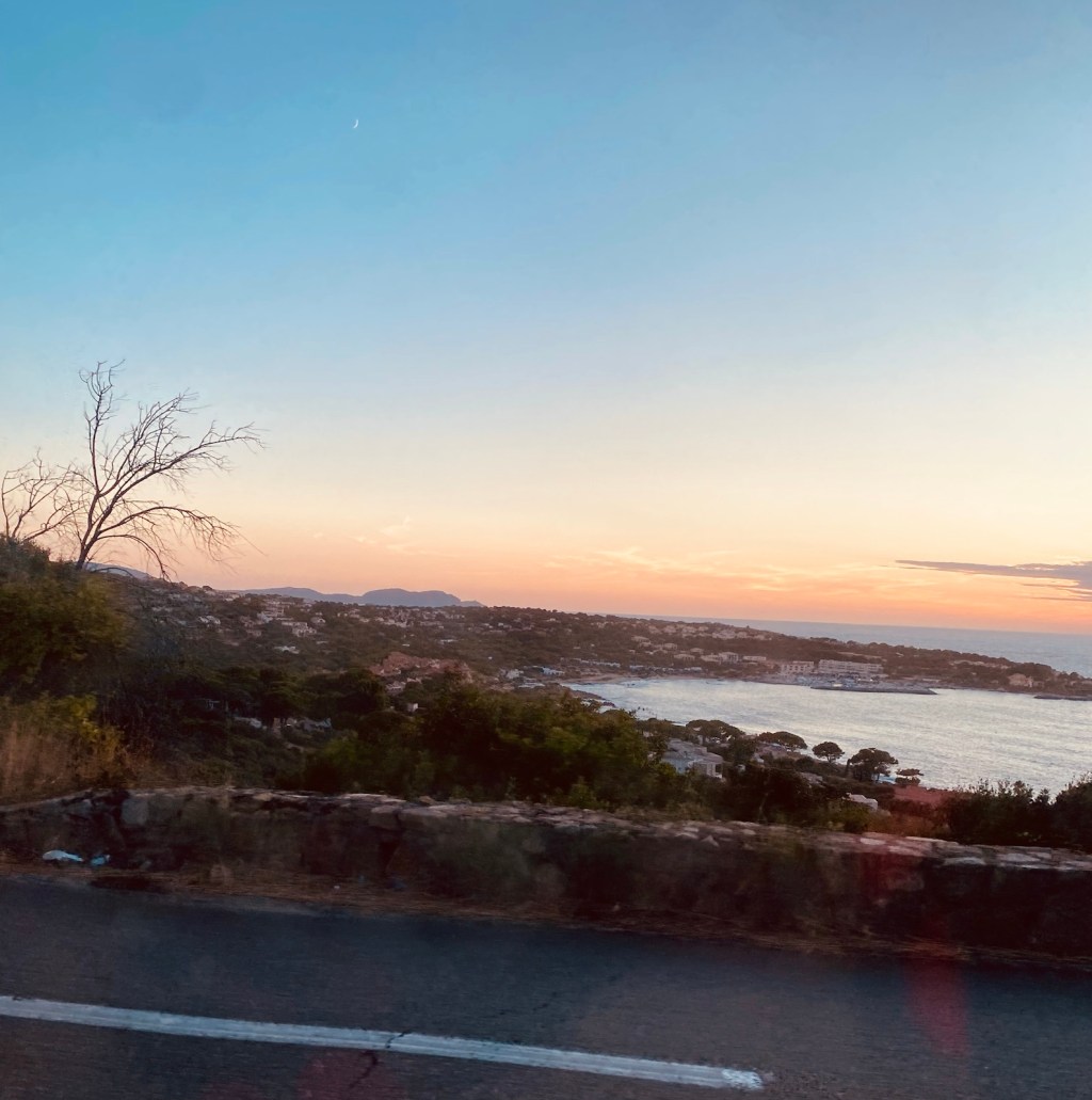 Corsica – Giorno 2: Tra temporali, cadute epiche e rincorse da mamma&nbsp;ninja